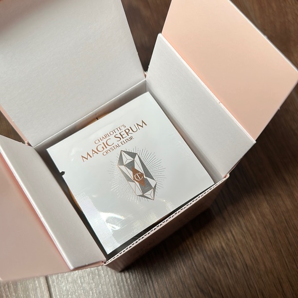 Charlotte Tilbury magic cream, 50ml - Picture 3 of 4